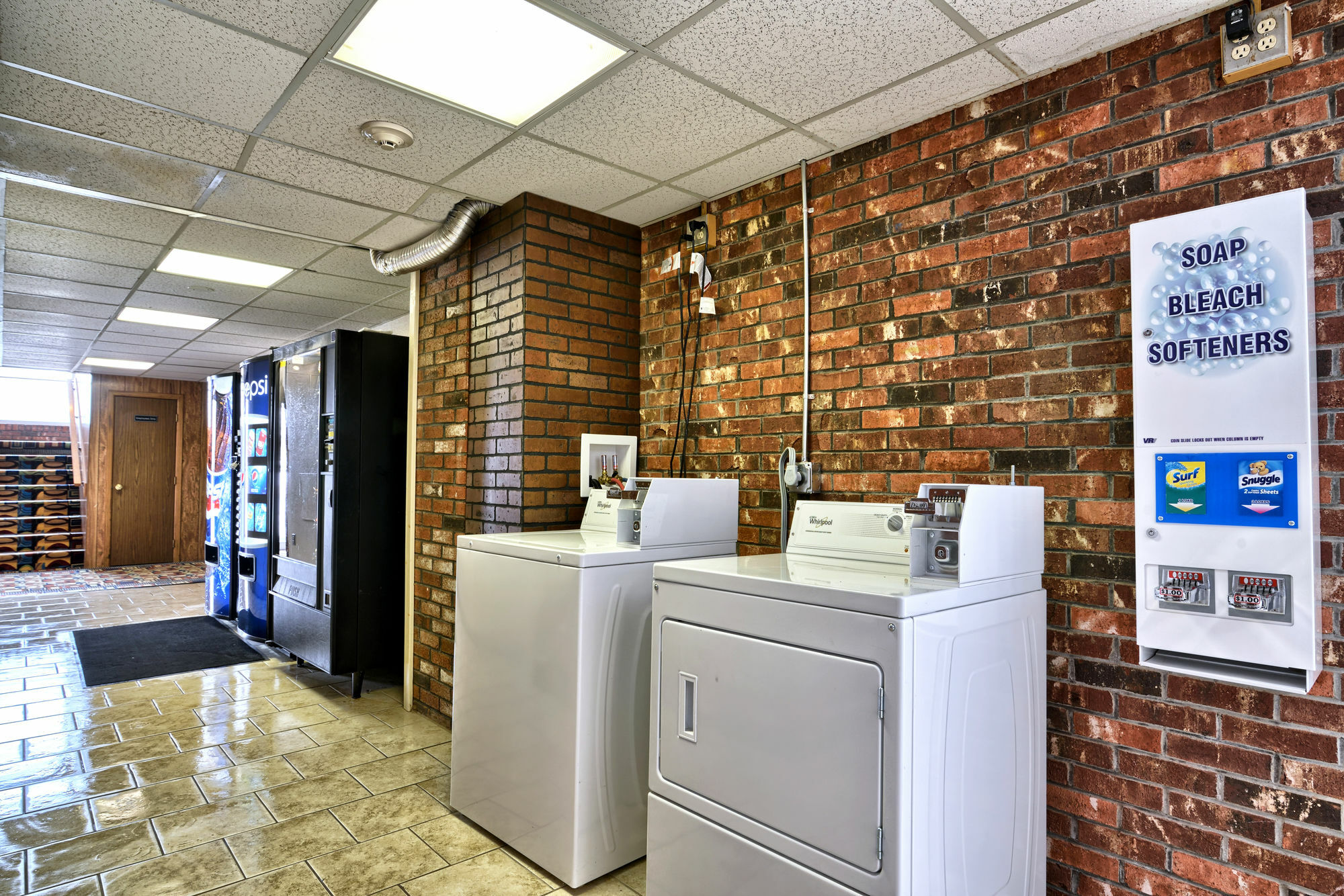 Howard Johnson By Wyndham Bangor Esterno foto